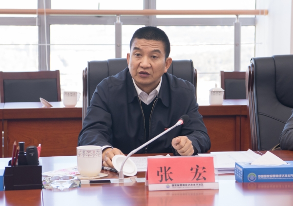 市委第十二督导组张宏组长作点评 通讯员冯靖凯摄