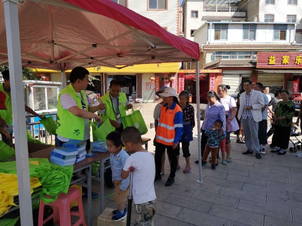 经开区城乡工作局开展农村人居环境、垃圾分类志愿服务活动