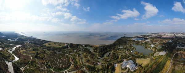 这是江苏南通五山及沿江地区景色（2020年11月13日摄，无人机照片）。新华社记者 季春鹏 摄
